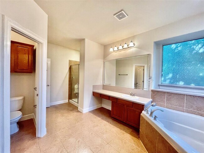 Building Photo - 811 Admiral Bay Ln