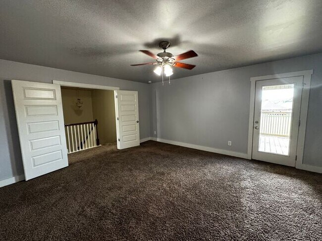 Building Photo - Home in Tech Corridor/Research Park with FENCED YARD and BONUS ROOMS