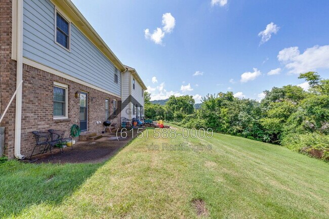 Building Photo - 717 Fox Ridge Dr
