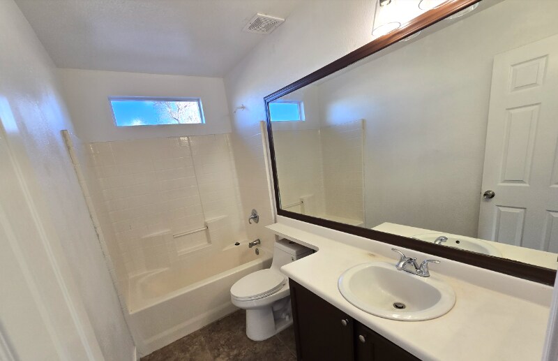 Building Photo - 5117 S 15th Pl