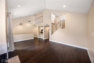 Building Photo - 12 Opera Ln