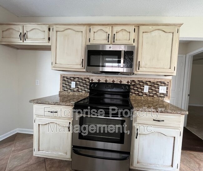 Building Photo - 6869 Century Oaks Dr