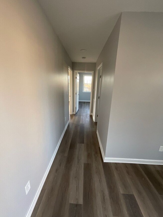 Building Photo - 234 Wilowen Dr