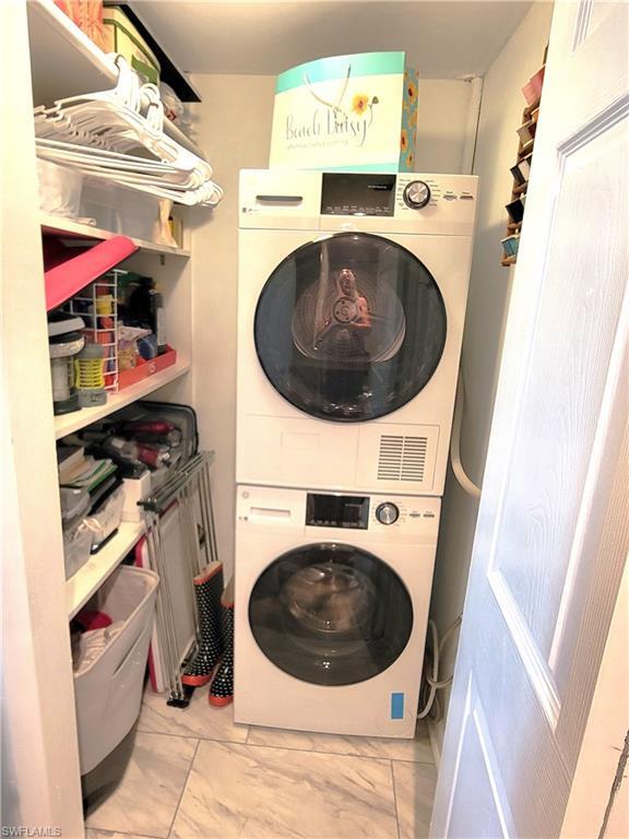 Building Photo - 1000 Manatee Rd