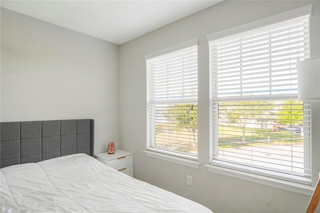 Building Photo - 7245 Half Moon Lake Dr