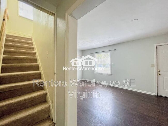 Building Photo - 3920 Davis St