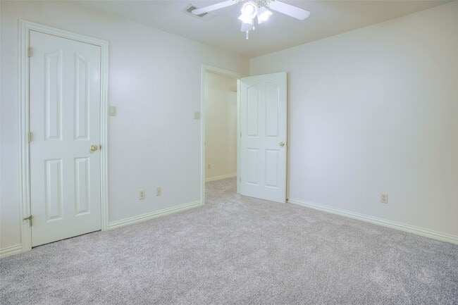 Building Photo - 103 Brittany Ln