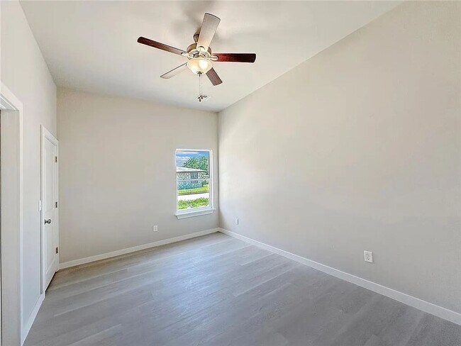 Building Photo - Stunning Brand-New 3 Bed, 2 Bath Home for ...
