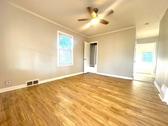 Building Photo - Recently Renovated 3-Bedroom Home in South City!