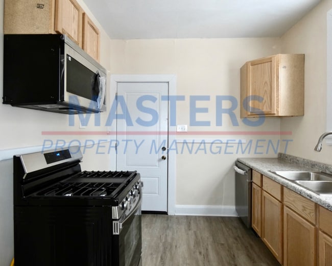 Building Photo - 425 Boston Pl