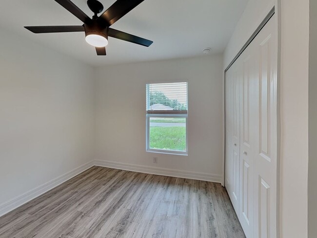 Building Photo - 3733 Ne-14 Pl