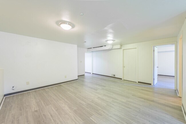 Building Photo - 6124 73rd Ave N