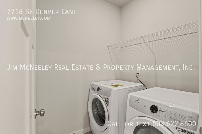 Building Photo - 335 SE 8th Ave