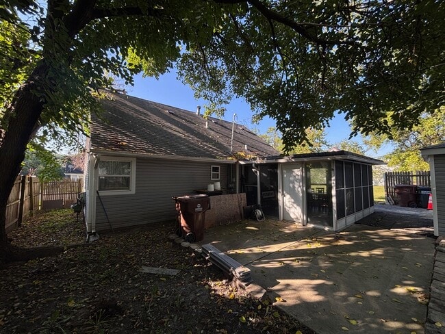 Building Photo - 234 Arrowhead St