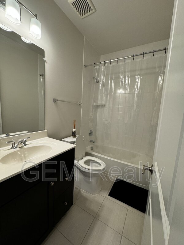 Building Photo - 1853 Sag Harbor Ln