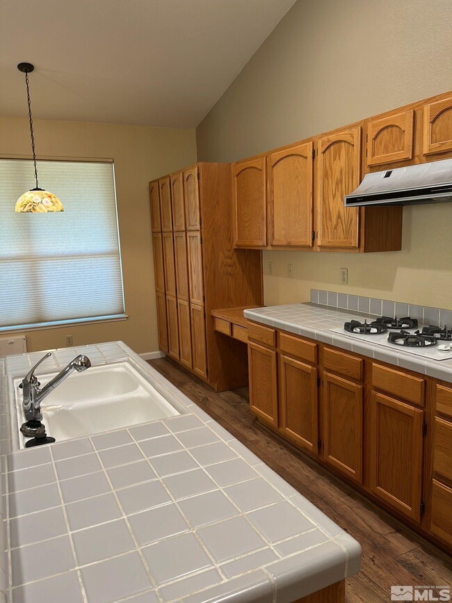 Building Photo - 4875 Crestside Dr
