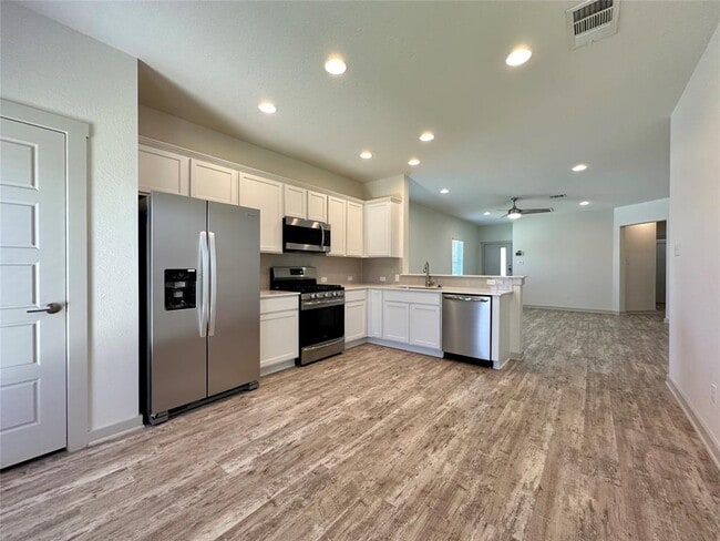 Building Photo - 5132 Vanner Path