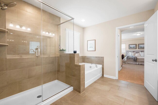 Building Photo - Beautiful Five Bedroom Home in Indian Trail!