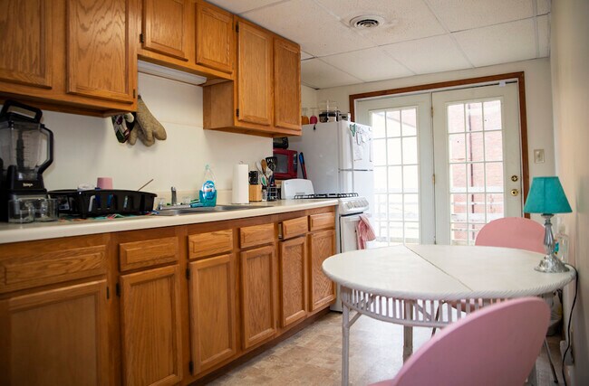 Building Photo - 10 S Court St