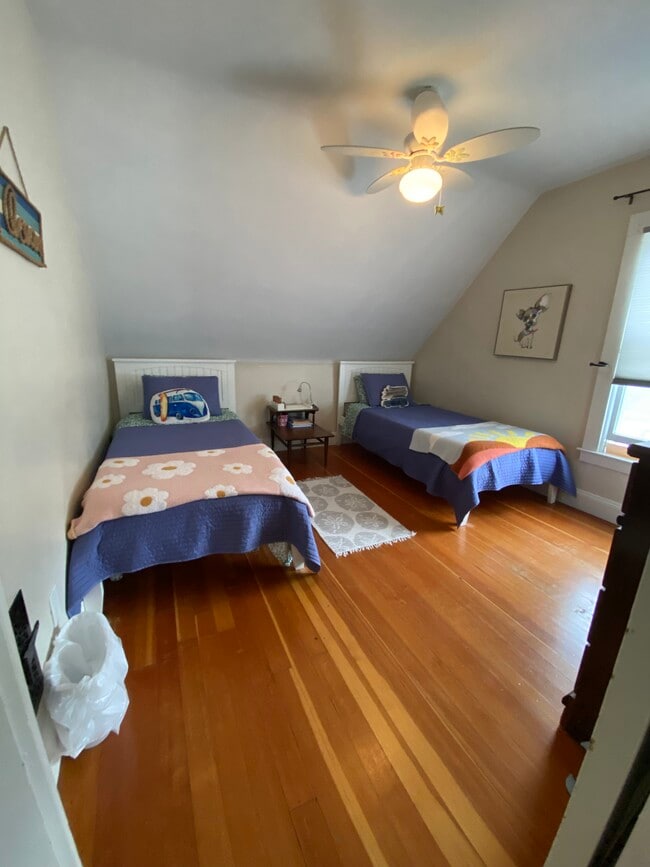 Building Photo - 424 Preble St