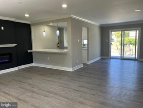 Building Photo - 20 Twisting Ln