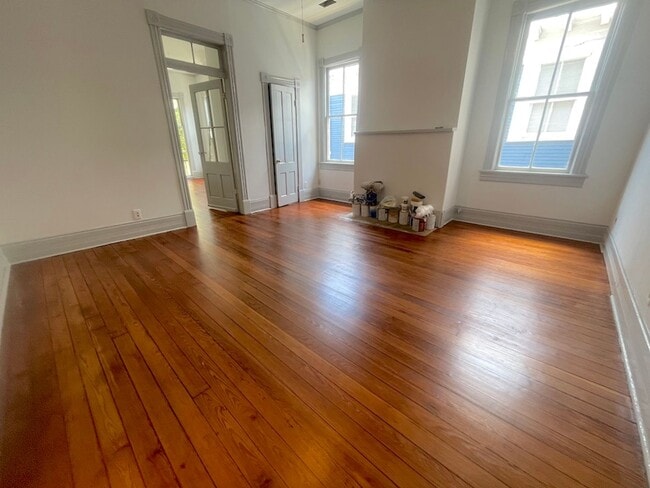 Building Photo - 2 BED | 1 BATH | SECOND FLOOR BALCONY | E DUFFY & PRICE ST