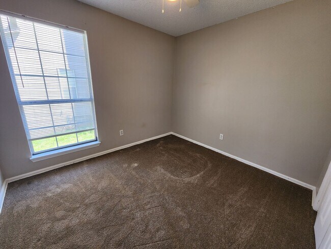 Building Photo - 902 Pheasant Cove