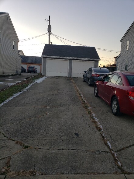 Building Photo - 887 Arden Ave