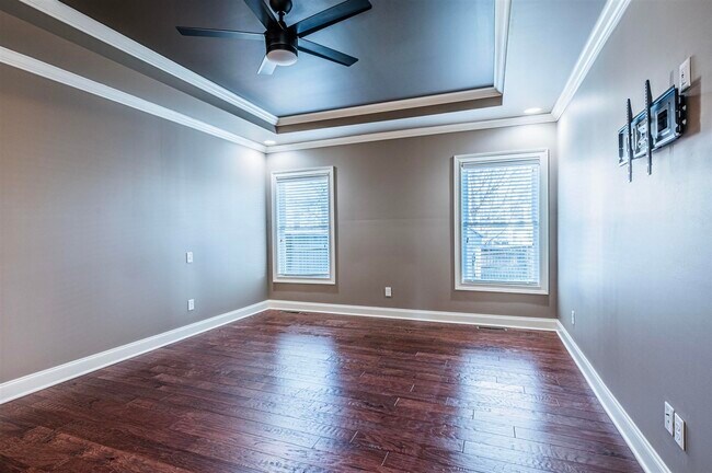 Building Photo - 730 Bennington Park Dr