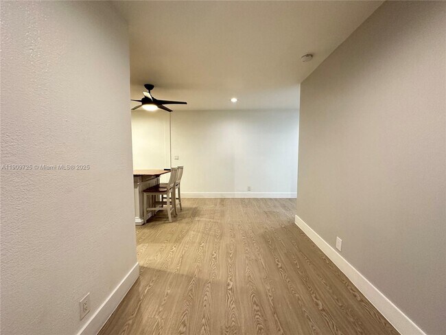 Building Photo - 108 NW 2nd Ave