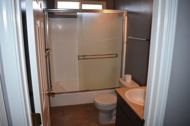 Bathroom - 4713 Eagle Lake Dr