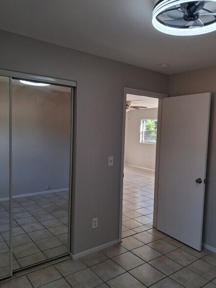 Building Photo - 5301 E 18th Ave