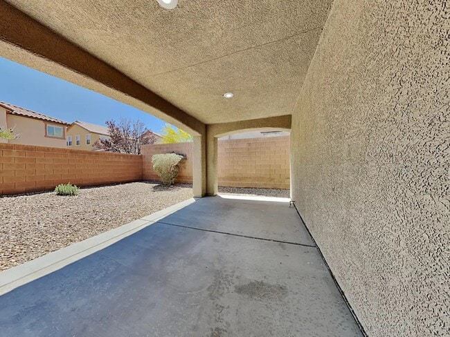 Building Photo - 10753 Bayview House Ave