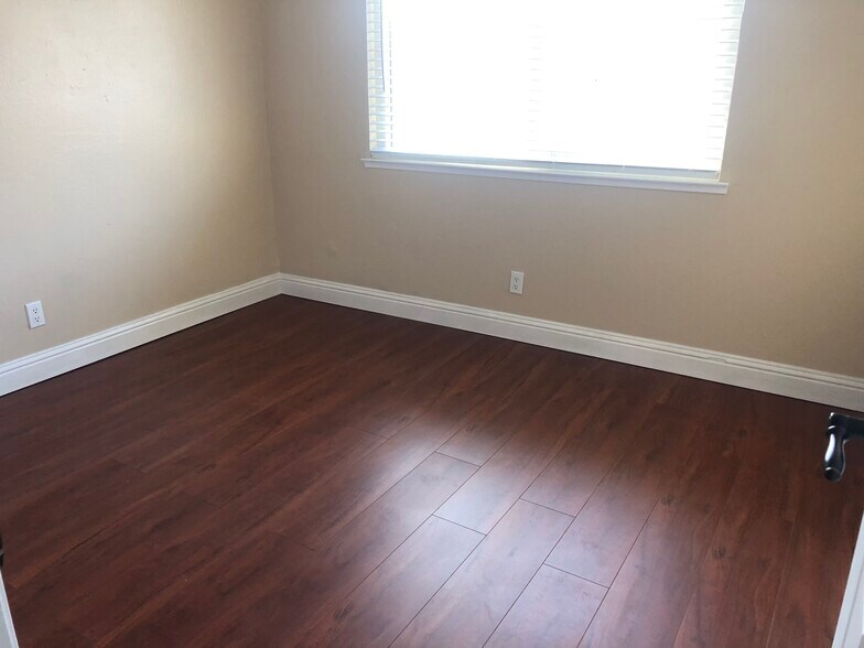 Building Photo - 4141 Apostolo Cir