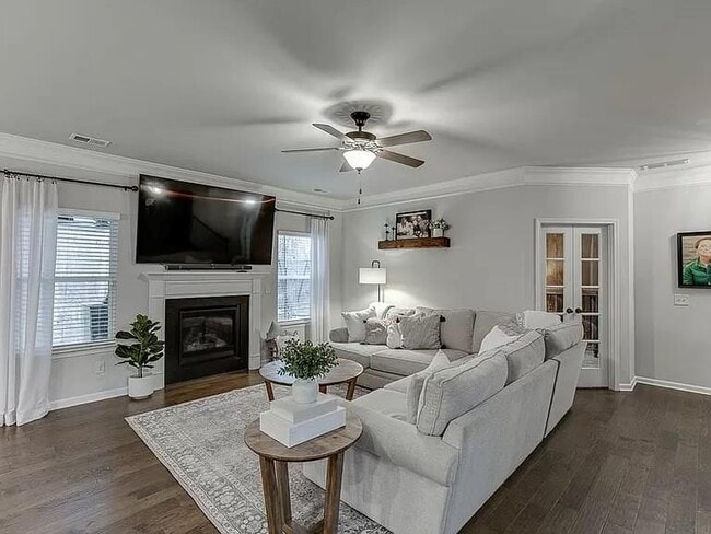 Building Photo - 7860 Gracen Dr