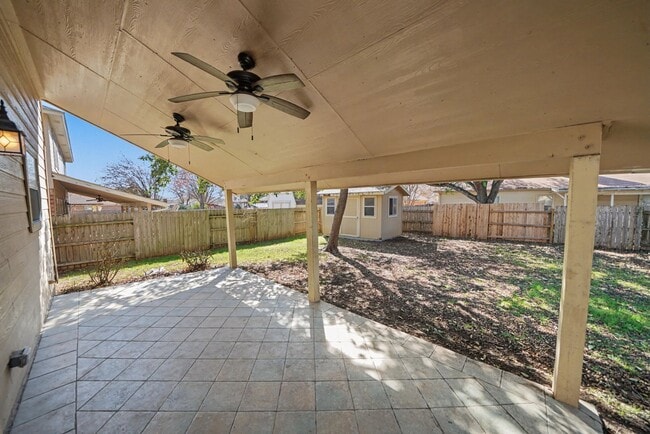 Building Photo - Beautiful 5-Bedroom Home in Schertz - Realtor Commission: $500
