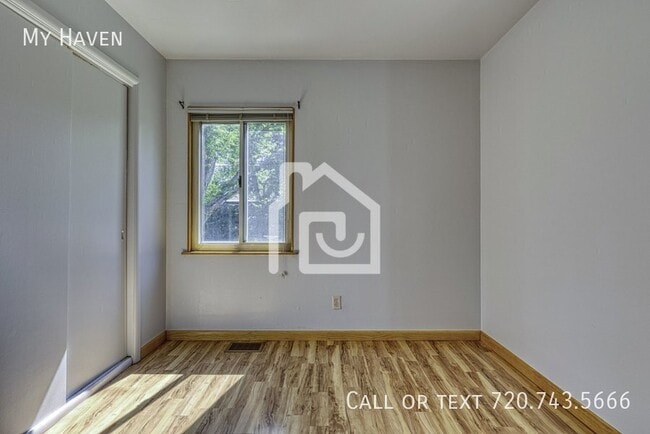 Building Photo - 2776 S Dahlia St