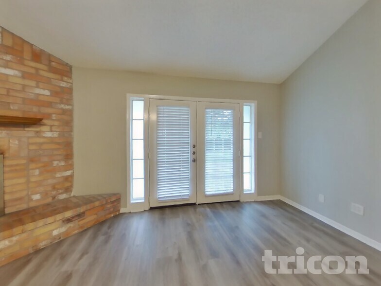 Building Photo - 3434 Deer Valley Dr