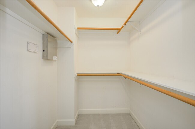 Building Photo - 5510 Blossom St