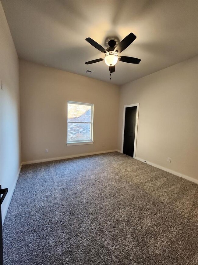 Building Photo - 101 Tralee Ln