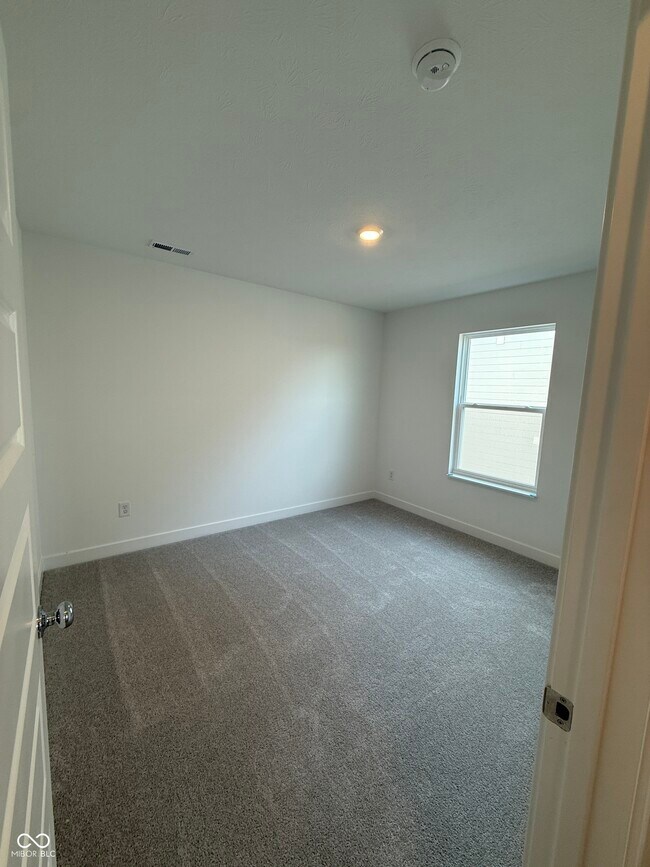 Building Photo - 15310 Swallow Fls Wy