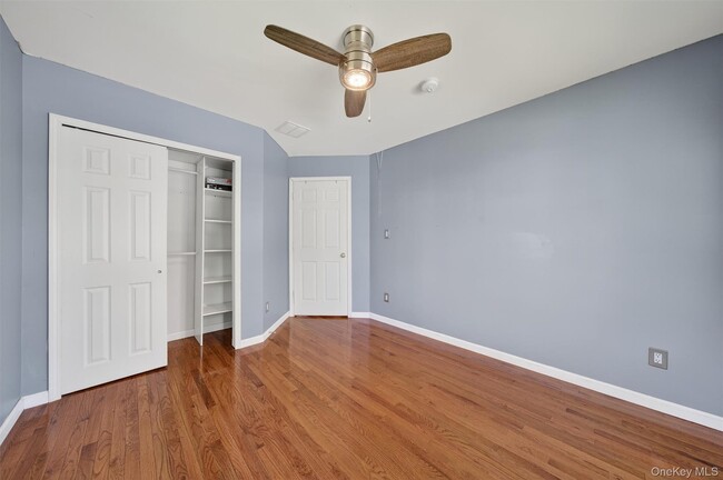 Building Photo - 113 Barr Ln