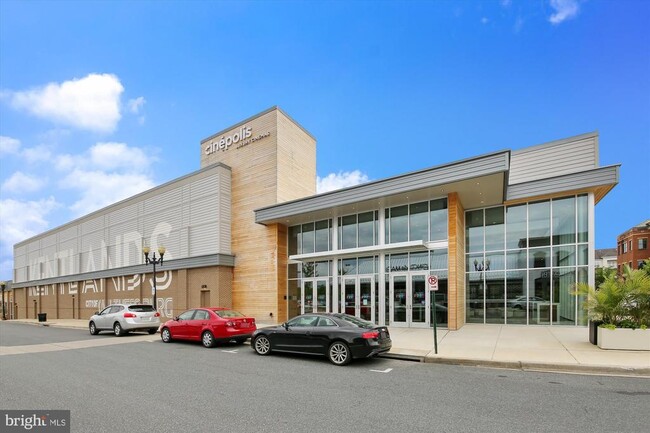 Building Photo - 539 Tschiffely Square Rd