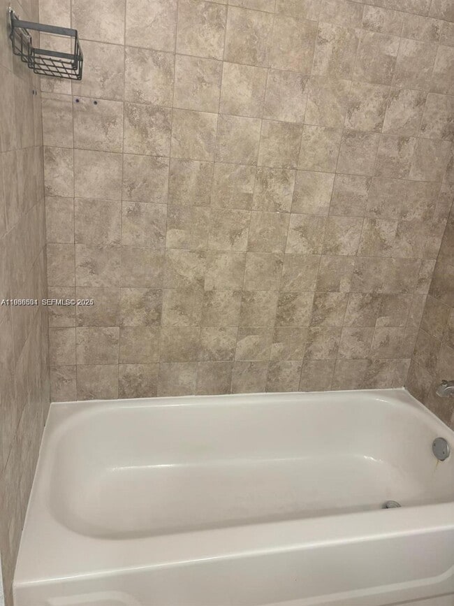 Building Photo - 440 S Park Rd