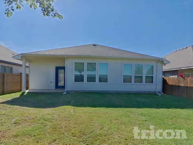 Building Photo - 1340 Beach Dr