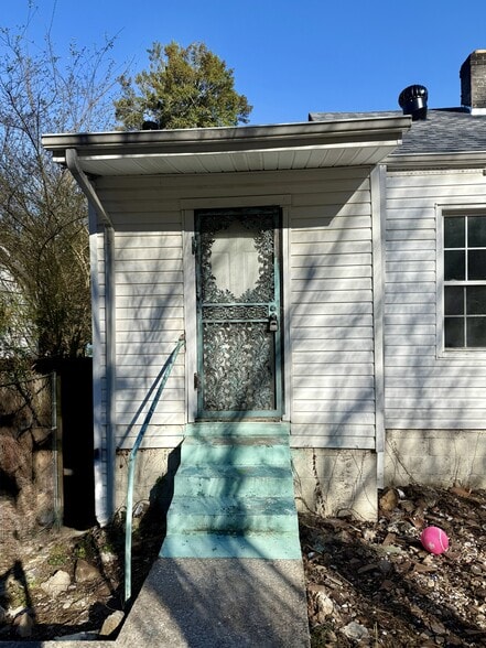 Back door - 728 47th Way S