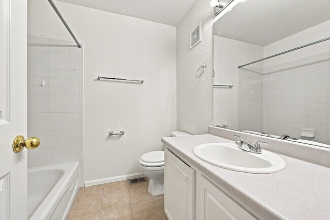 Building Photo - $2,030.95, 2 Beds - 2.5 Bath, Condo in Denver with Central A/C!
