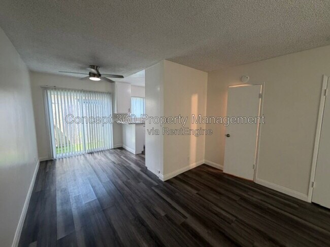 Building Photo - 327 Molino Ave