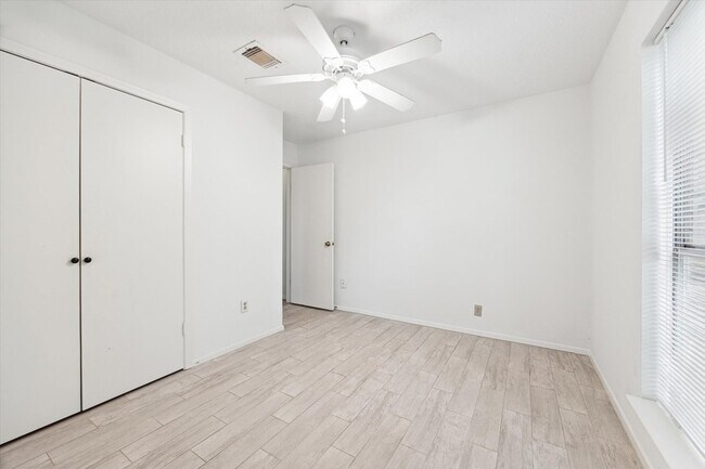 Building Photo - 2723 N Brompton Dr
