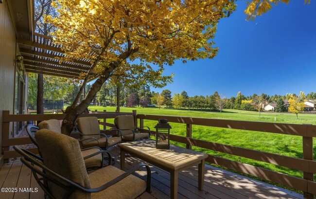 Building Photo - 2747 N Fairview Dr